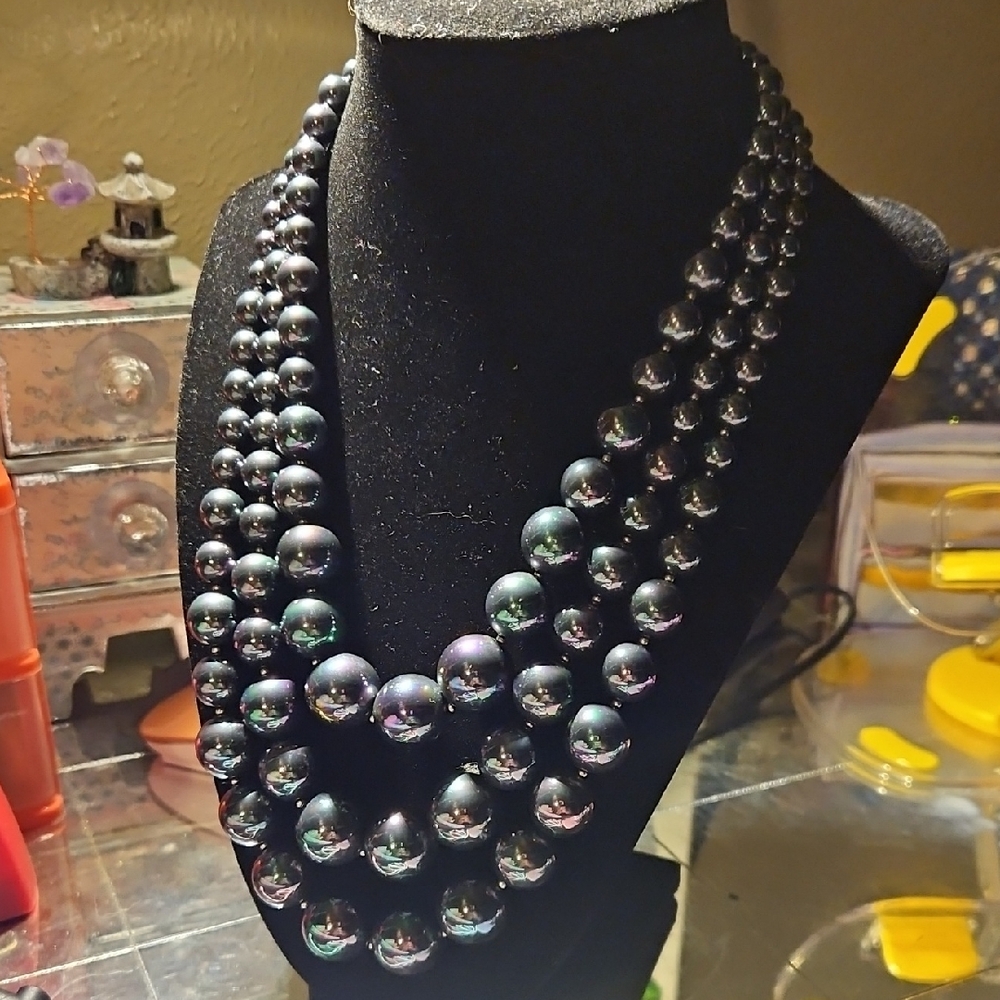Sophisticated Multi-Strand Black Pearl Necklace